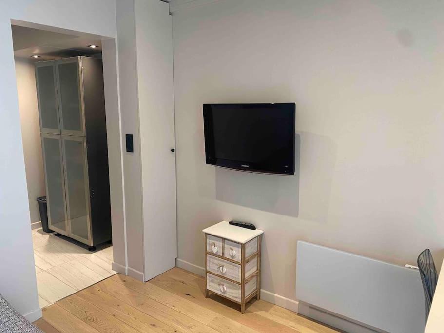 Studio Equipe En Rez De Jardin Villeurbanne Exterior photo